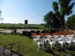 Uitzicht op het koor vanuit de 'kerkstoelen