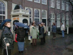 Verzamelen voor kerk in Begijnhof